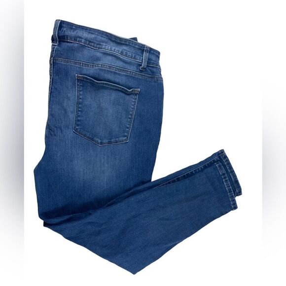 Maurice’s Wm’s Sz 22S Med Washed Distressed Destroyed Mid Rise Denim Jeans - Picture 3 of 5